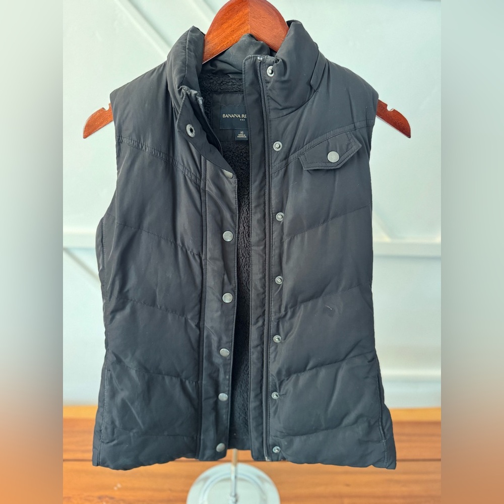 Banana Republic Charcoal Puffer Vest